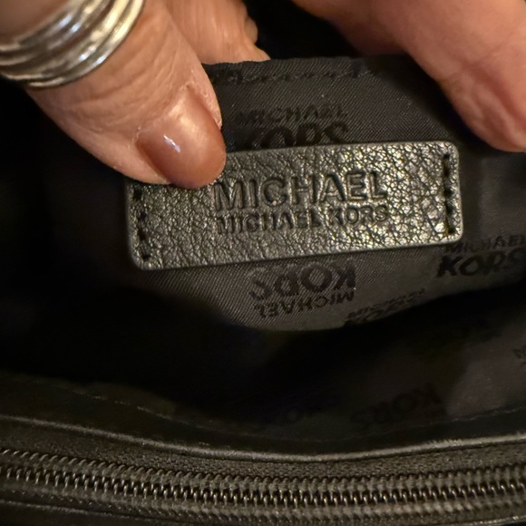 Michael Michael Kors Hamilton Satchel/Shoulder Bag ~Black pebbled leather EUC - Picture 7 of 16